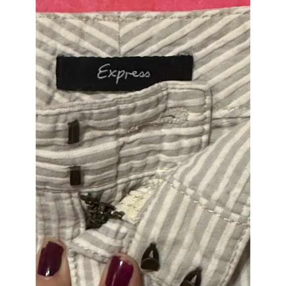 Express Shorts Womens Size 12 Tan/White Stripped will Mid Rise Chino Shortie - Picture 3 of 6